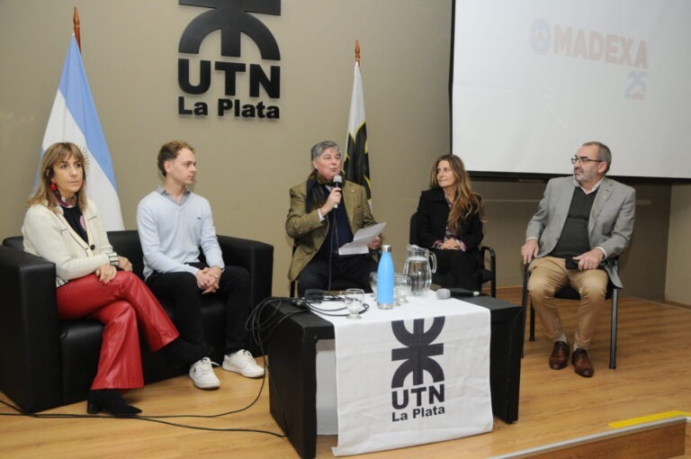 Jornada organizada por Ser Industria y la UTN- La Plata // Conexión Parques