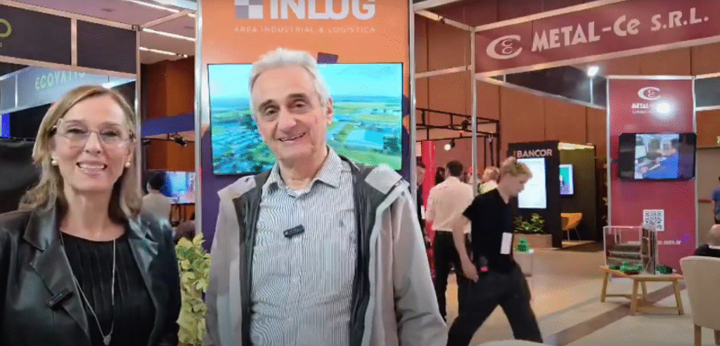Salvador Giordano: “12 socios industriales que sabemos de las necesidades que tienen las industrias” Salvador Giordano, Presidente de INLOG (Área Industrial y Logística), junto a Lía Ghelfi, Directora de Conexión Parques, en la Expo Parques Industriales de Córdoba // Conexión Parques