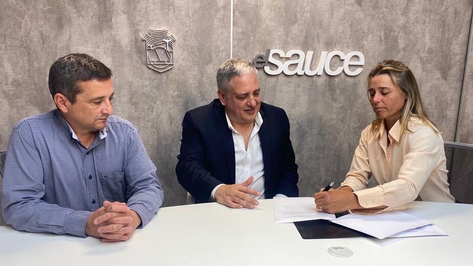 Breves en Argentina: Campo Grande, Santa Rosa, Villa General Belgrano Las autoridades de la cooperativa de Villa General Belgrano firmaron el convenio con Ecovatio para la ejecución del Parque Solar Fotovoltaico. // Conexión Parques