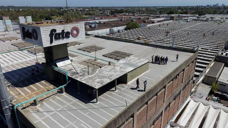 Cierra FATE: alarma industrial y advertencia de la UIA sobre el deterioro del entramado productivo Cerró FATE, la famosa empresa argentina de fabricación y exportación de neumáticos con más de 85 años de trayectoria. // Conexión Parques