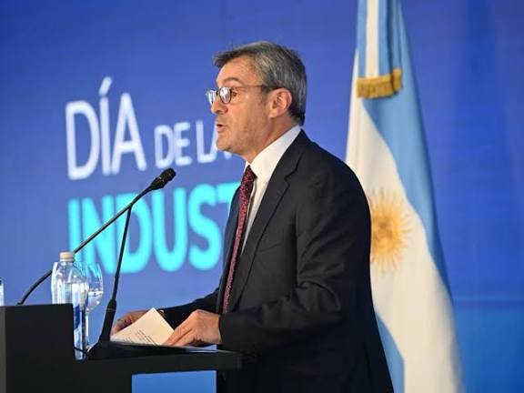 El desafío de volver a crecer Martín Rappallini, sostuvo que la Argentina necesita construir un “puente” entre el proceso de estabilización económica y una eventual etapa de crecimiento// Conexión Parques.